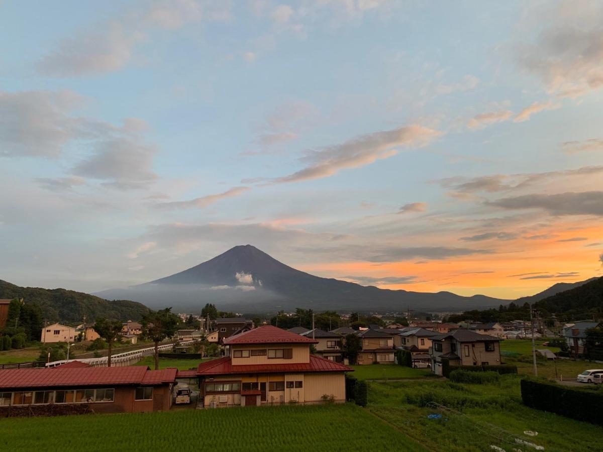 スカイハウス富士河口湖 Villa Luaran gambar