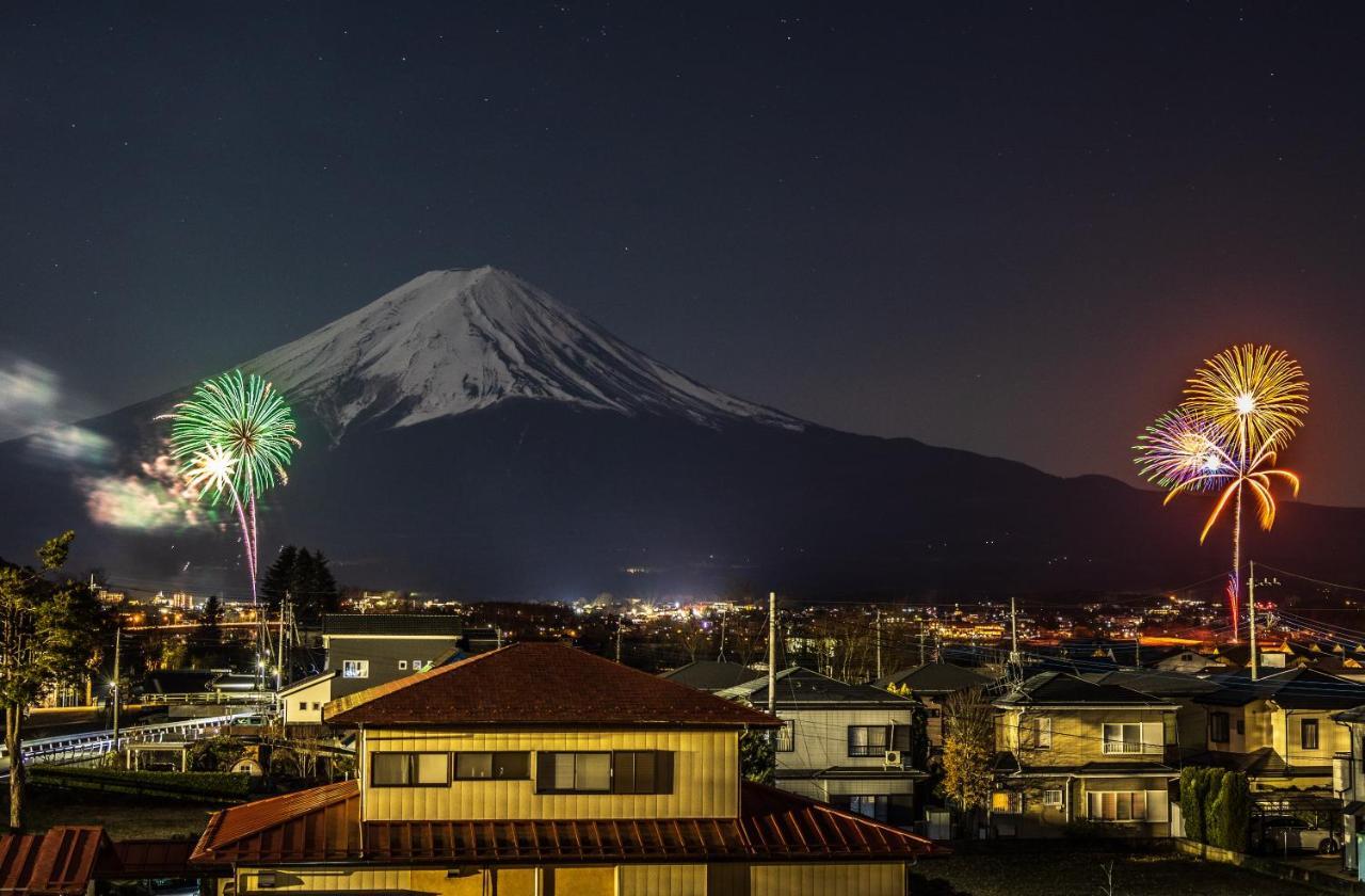 スカイハウス富士河口湖 Villa Luaran gambar